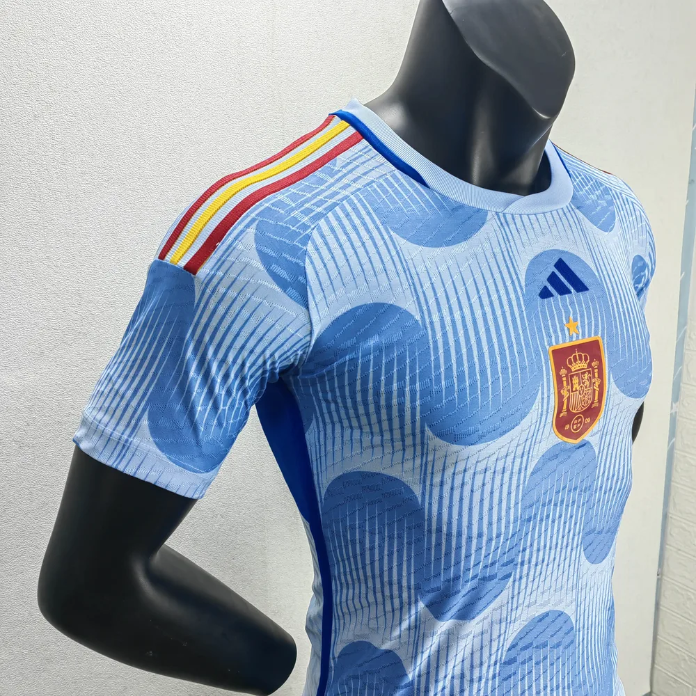 Versión de jugador de la camiseta de fútbol visitante de España para la Copa Mundial de la FIFA 2022