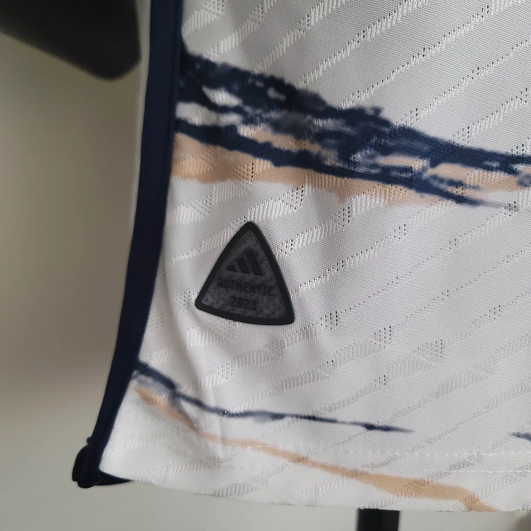 Camiseta de Fútbol Visitante de Italia Versión Jugador 2023