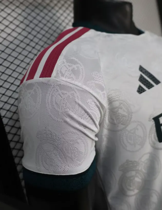 Camiseta de fútbol de Real Madrid 2026/2027 Edición Especial 04 Versión Jugador 1:1 Calidad Tailandesa