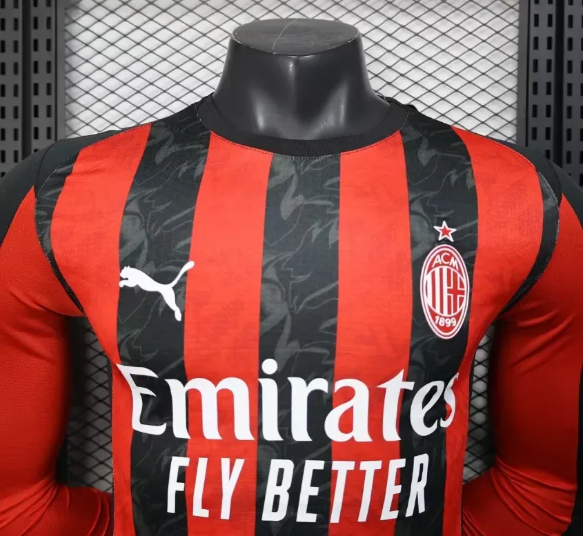 2025/2026 Camiseta de Fútbol Local Manga Larga AC Milan Versión Jugador Calidad Tailandesa