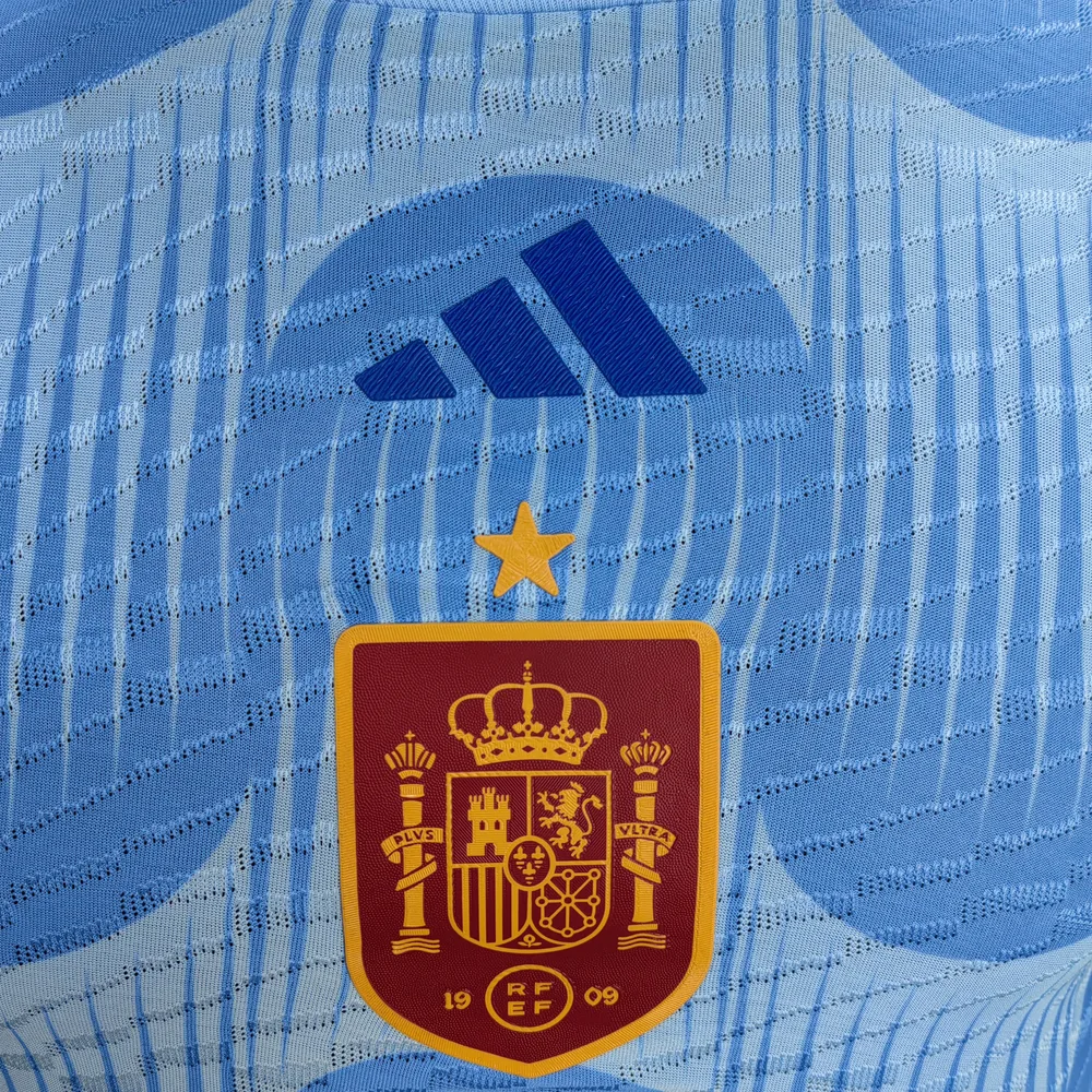 Versión de jugador de la camiseta de fútbol visitante de España para la Copa Mundial de la FIFA 2022