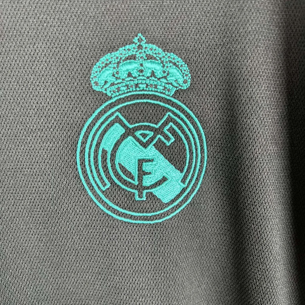 Camiseta de Fútbol Visitante de Manga Larga Retro del Real Madrid 2017/2018 Calidad Tailandesa