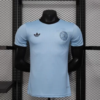 Camiseta de Fútbol Alemania 2025/2026 Versión Jugador Edición 125 Aniversario Azul Cielo Calidad Tailandesa