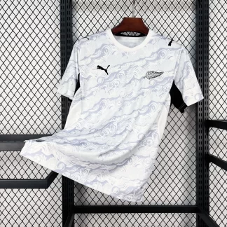2026 Camiseta de Fútbol de Nueva Zelanda Visitante AAA Grado Fan