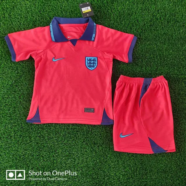 Camiseta de Fútbol Visitante de Inglaterra Copa del Mundo 2022 Talla Infantil
