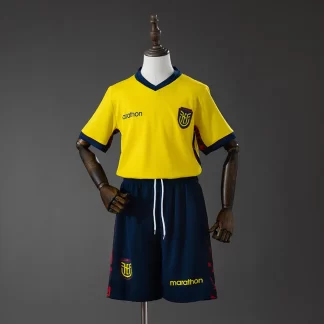 Equipación infantil de local de Ecuador 2026