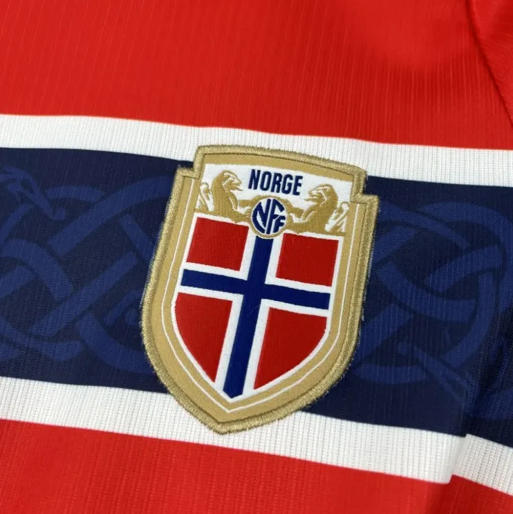 2026 Camiseta de Fútbol de la Selección de Noruega Local AAA Grado Fan