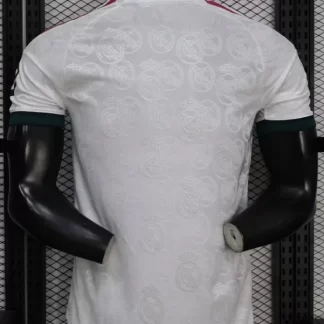 Camiseta de fútbol de Real Madrid 2026/2027 Edición Especial 04 Versión Jugador 1:1 Calidad Tailandesa