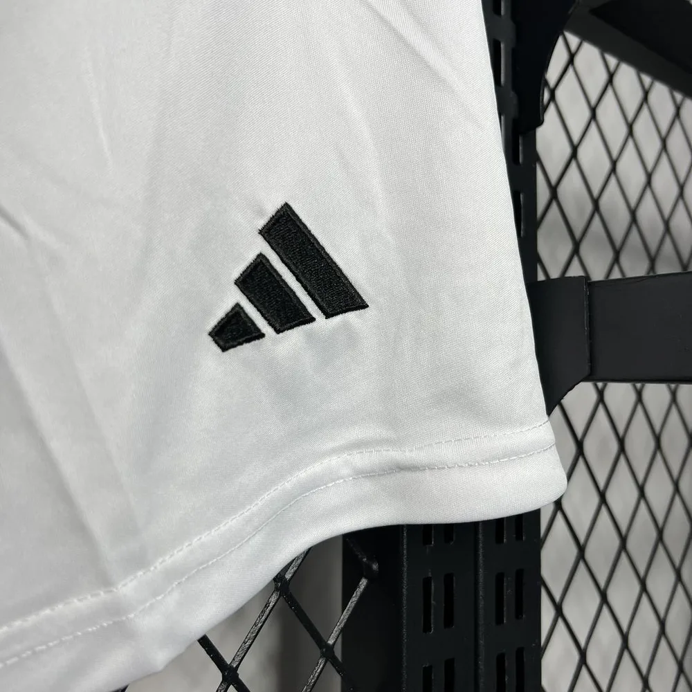 Pantalones Cortos Locales Real Madrid 2024/2025
