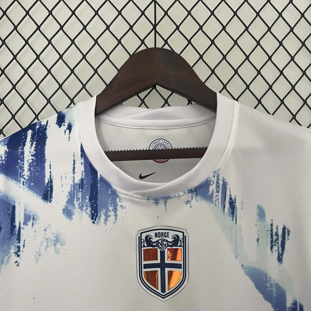 Camiseta de fútbol visitante de la selección de Noruega 2024 AAA calidad fan