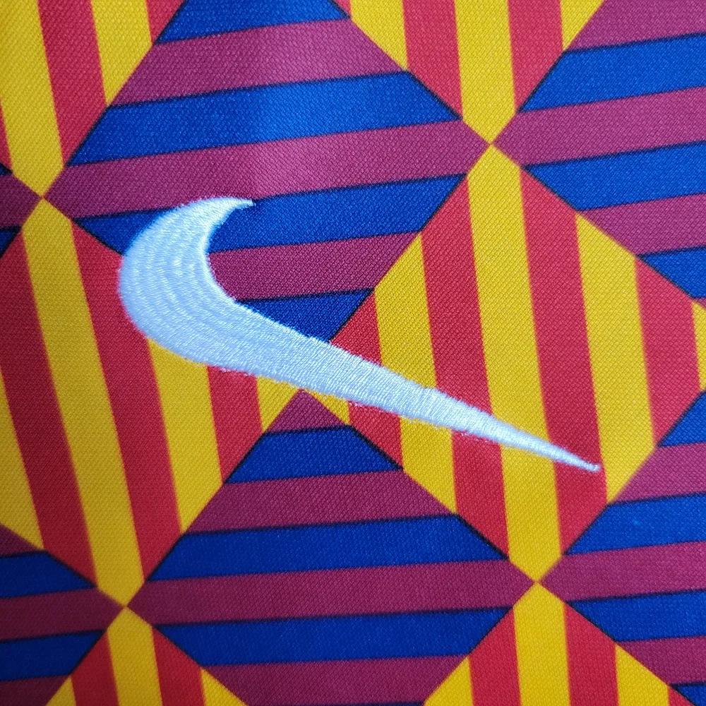 Camiseta de Entrenamiento de Barcelona 2023/2024 de Cuadros Rayados