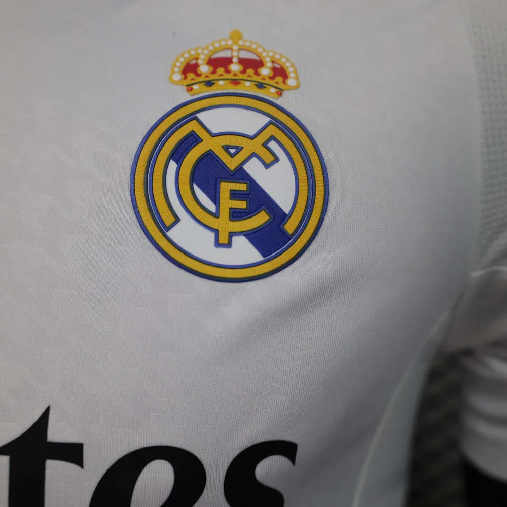Camiseta de Fútbol Local del Real Madrid Versión Jugador 2024/2025 Calidad Tailandesa