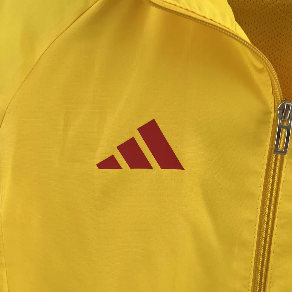 2023 Flamengo Windbreaker yellow Soccer Jersey AAA fan-grade