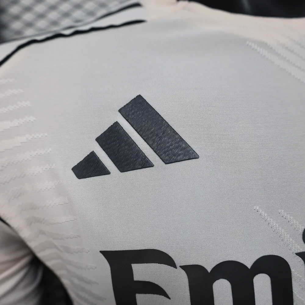 2025/2026 Camiseta de Fútbol Edición Especial 27 del Real Madrid Versión Jugador Calidad Tailandesa