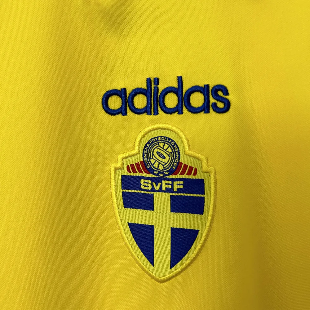 Camiseta Retro 1994 Sweden Home AAA calidad fan