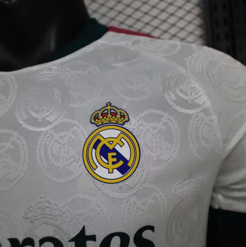 Camiseta de fútbol de Real Madrid 2026/2027 Edición Especial 04 Versión Jugador 1:1 Calidad Tailandesa