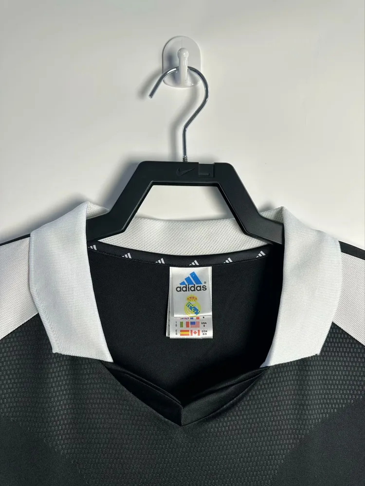 Camiseta de Fútbol Retro Real Madrid Visitante 2001/2002 Calidad Tailandesa