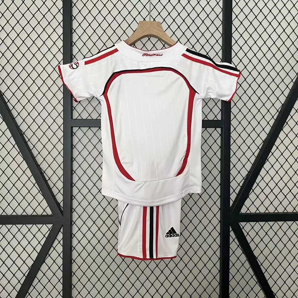 Camiseta de fútbol de visitante retro del AC Milan 2006/2007 Calidad Tailandesa Talla infantil