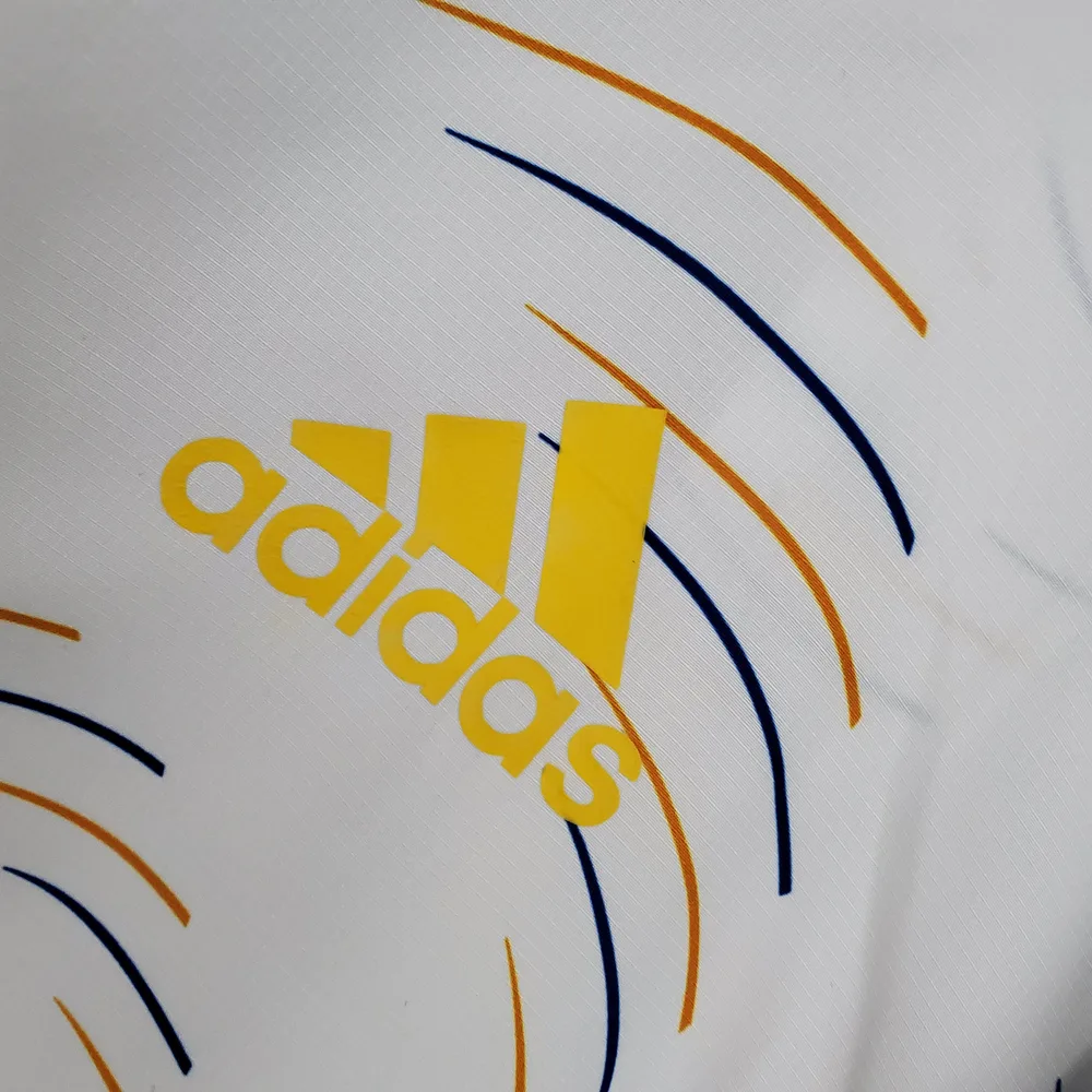 Cortavientos de Real Madrid 2021/2022 Blanco (Borde Azul)