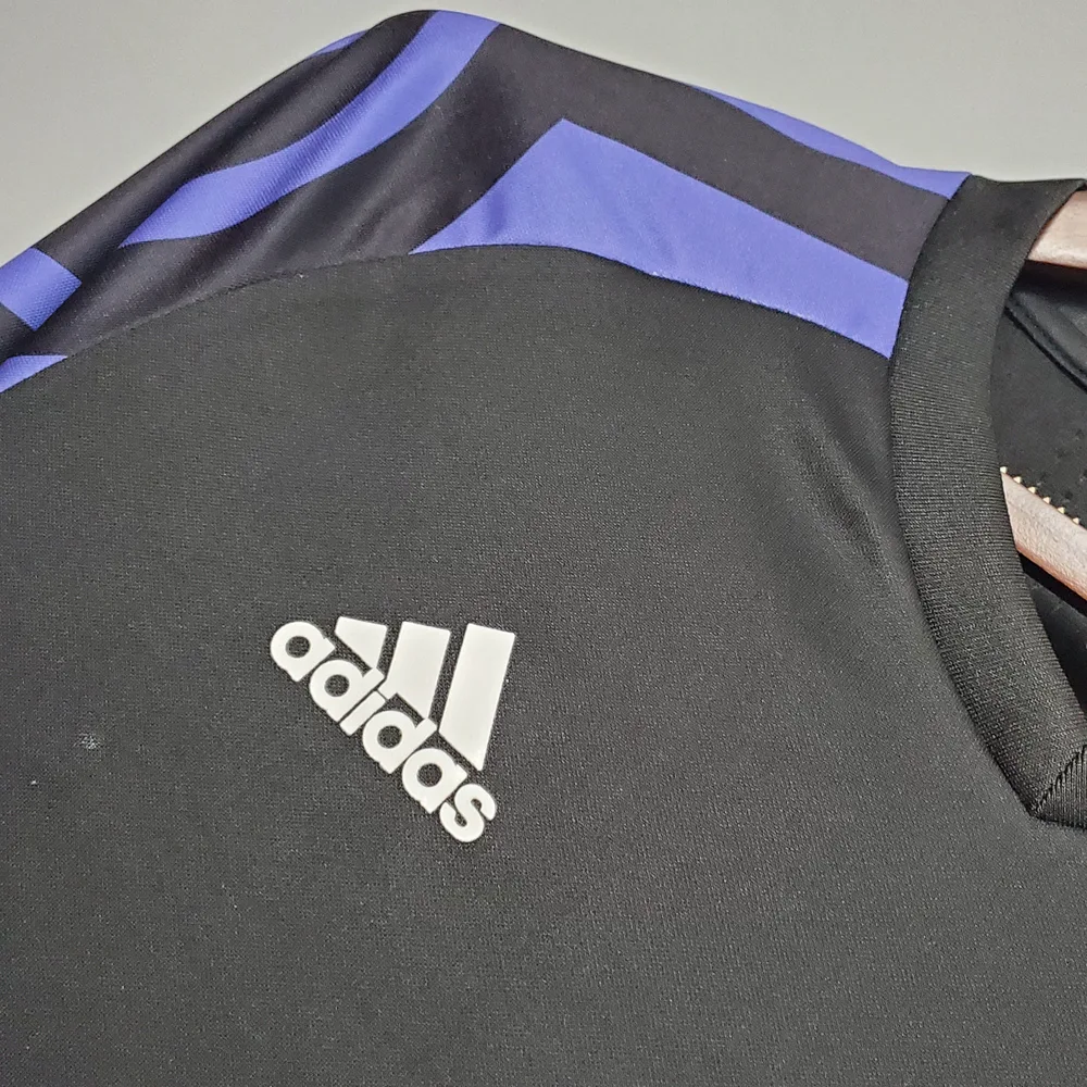 Tercera Camiseta Visitante Retro del Real Madrid 2016/2017