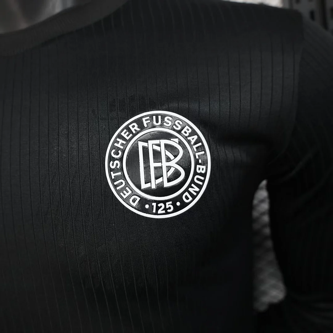 2025/2026 Camiseta de Fútbol Blanca Edición 125 Aniversario Alemania Manga Larga Versión Jugador AAA calidad aficionado