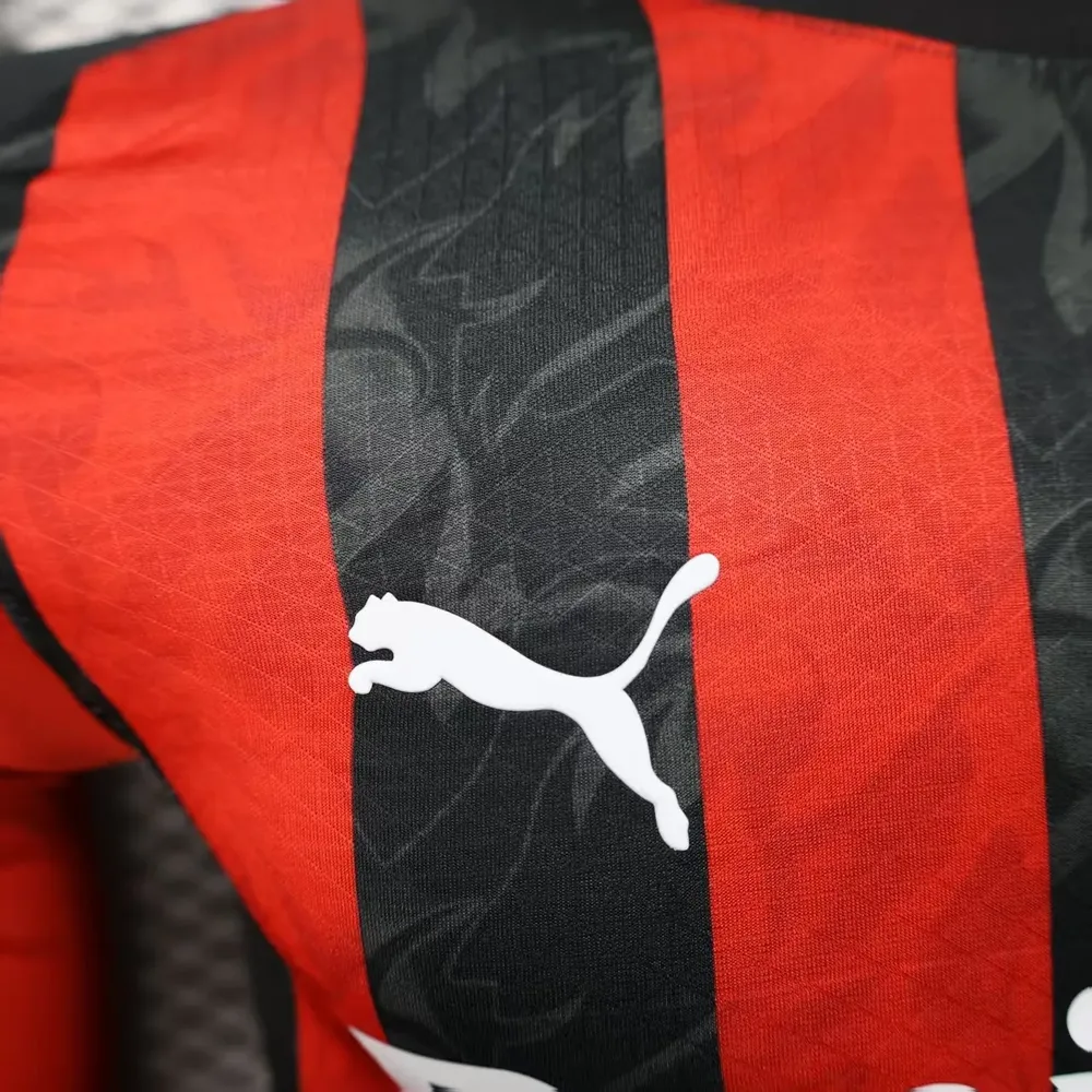 2025/2026 Camiseta de Fútbol Local Manga Larga AC Milan Versión Jugador Calidad Tailandesa