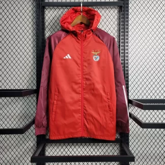 Chaqueta cortavientos del Benfica 2023 roja