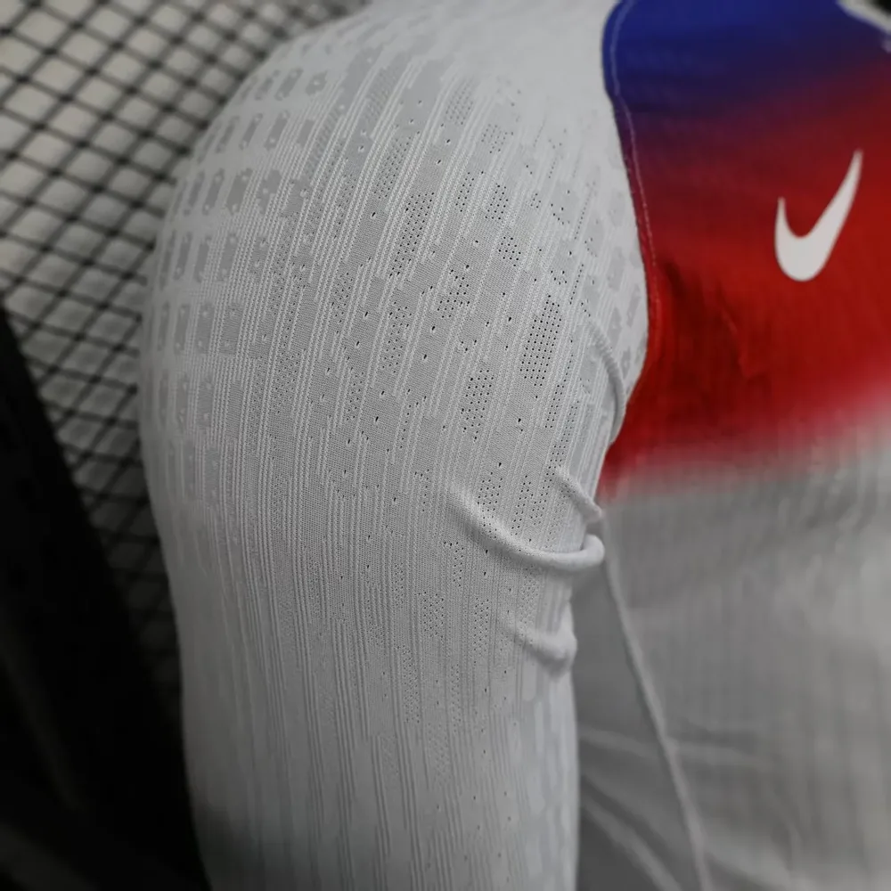 2025/2026 Camiseta de Fútbol Local de Inglaterra Versión Jugador Manga Larga Calidad Tailandesa
