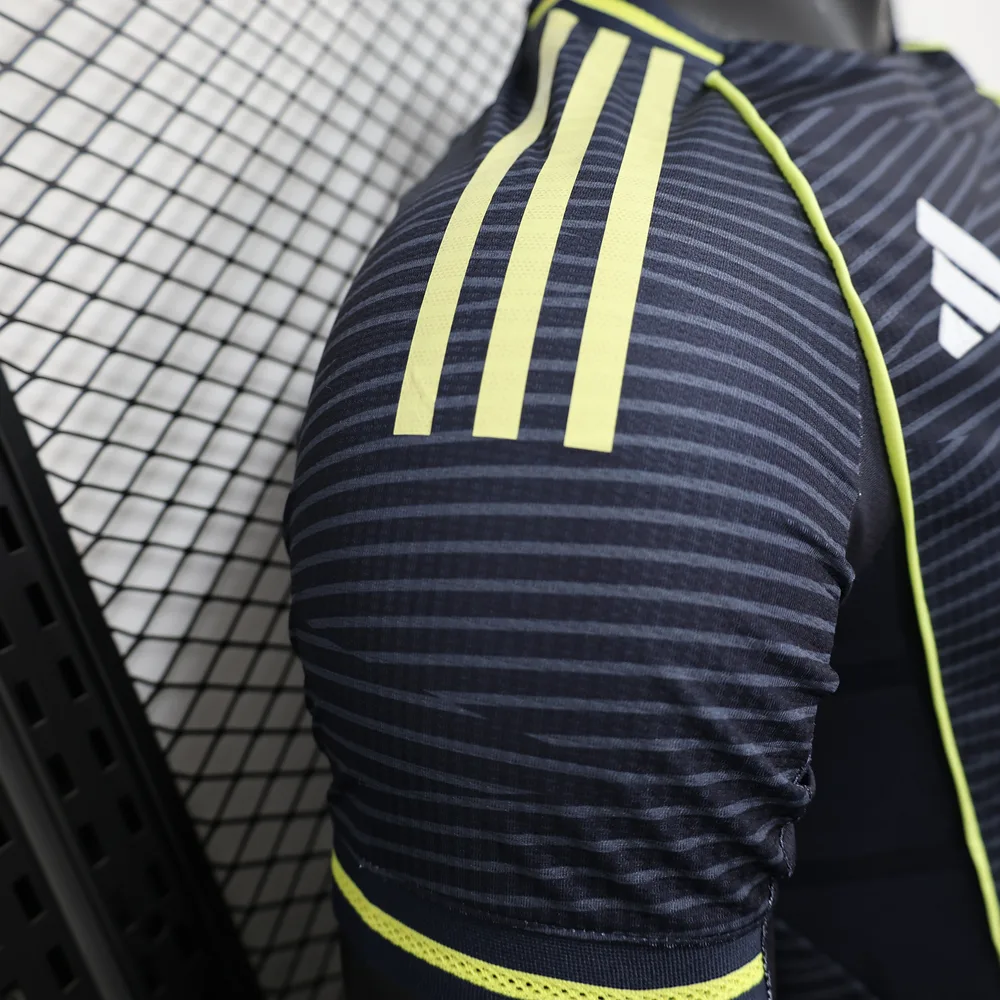 2025/2026 Versión Jugador Real Madrid Tercera Visitante Camiseta de Fútbol Calidad Tailandesa