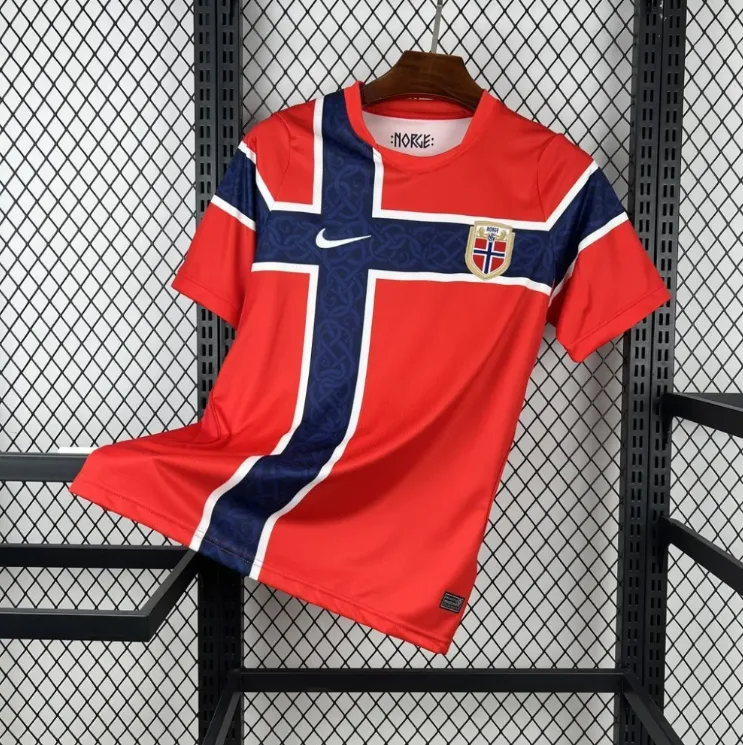 2026 Camiseta de Fútbol de la Selección de Noruega Local AAA Grado Fan