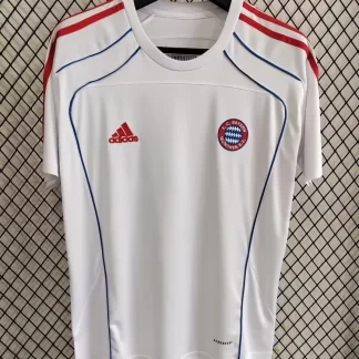 Camiseta de fútbol blanca tipo camiseta del Bayern de Múnich 2025/2026 calidad tailandesa