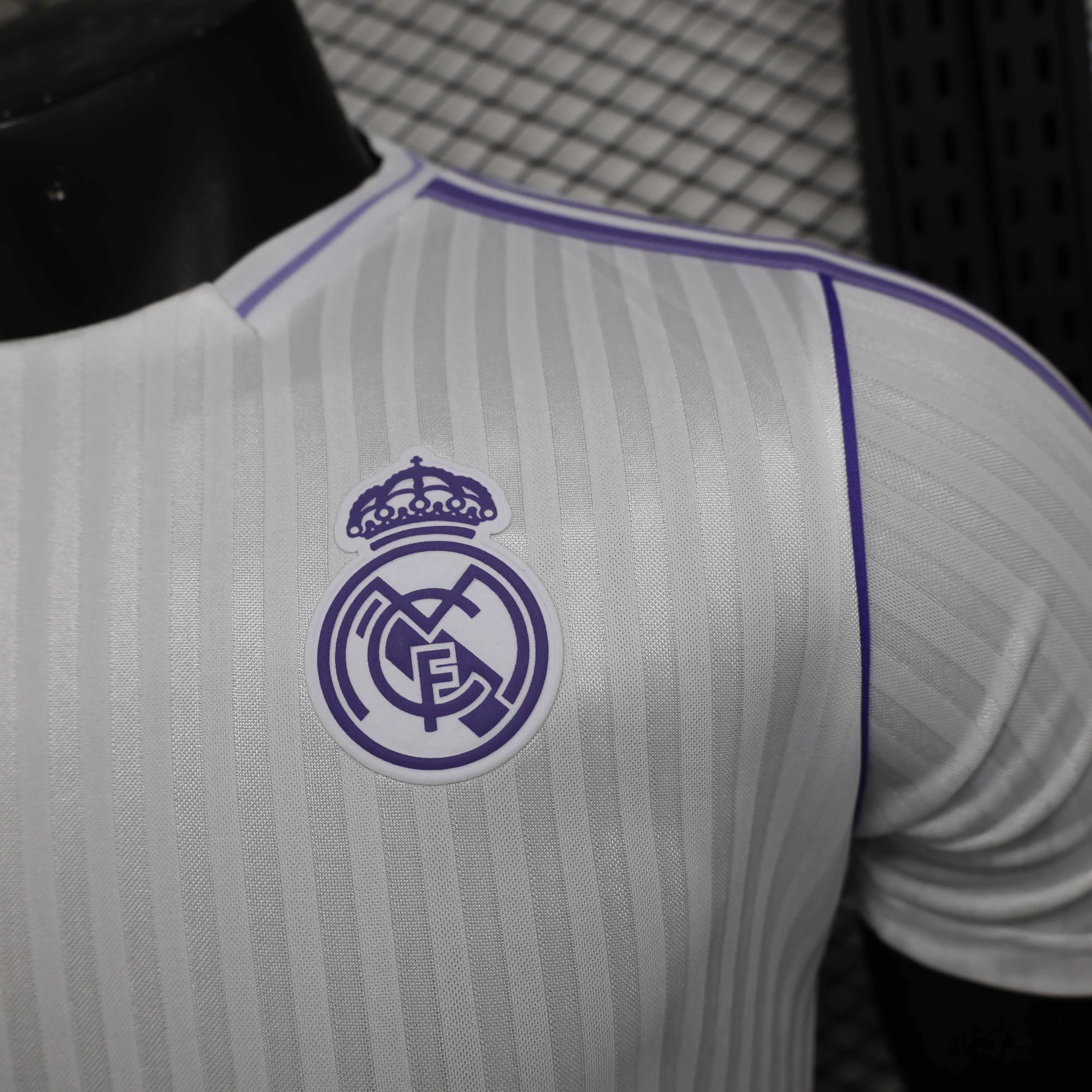 Camiseta de Entrenamiento de Real Madrid 2025/2026 Versión Jugador Fútbol Calidad Tailandesa — Vista 13