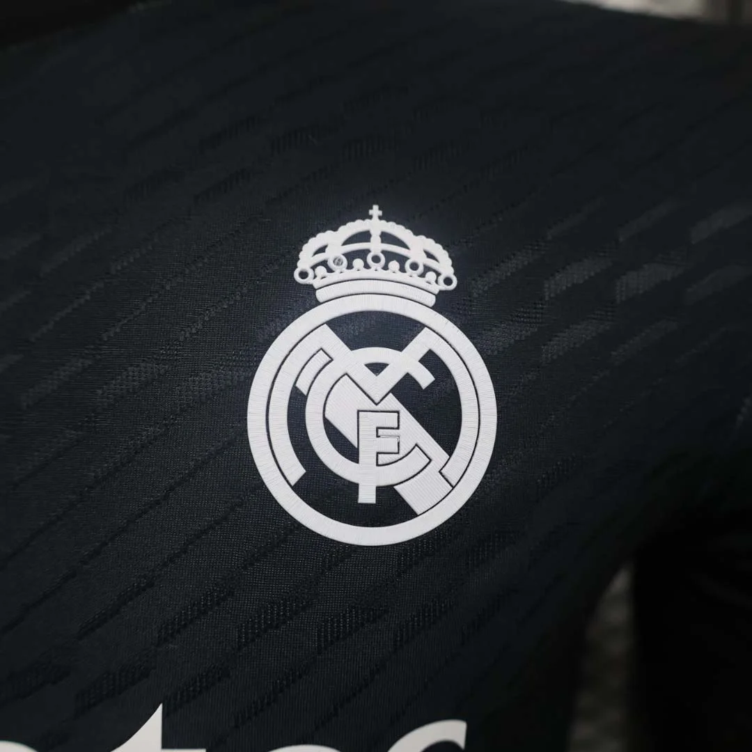 Camiseta Real Madrid Edición Especial Y-3 Negra Versión Jugador 2024/2025 Calidad Tailandesa — Vista 4