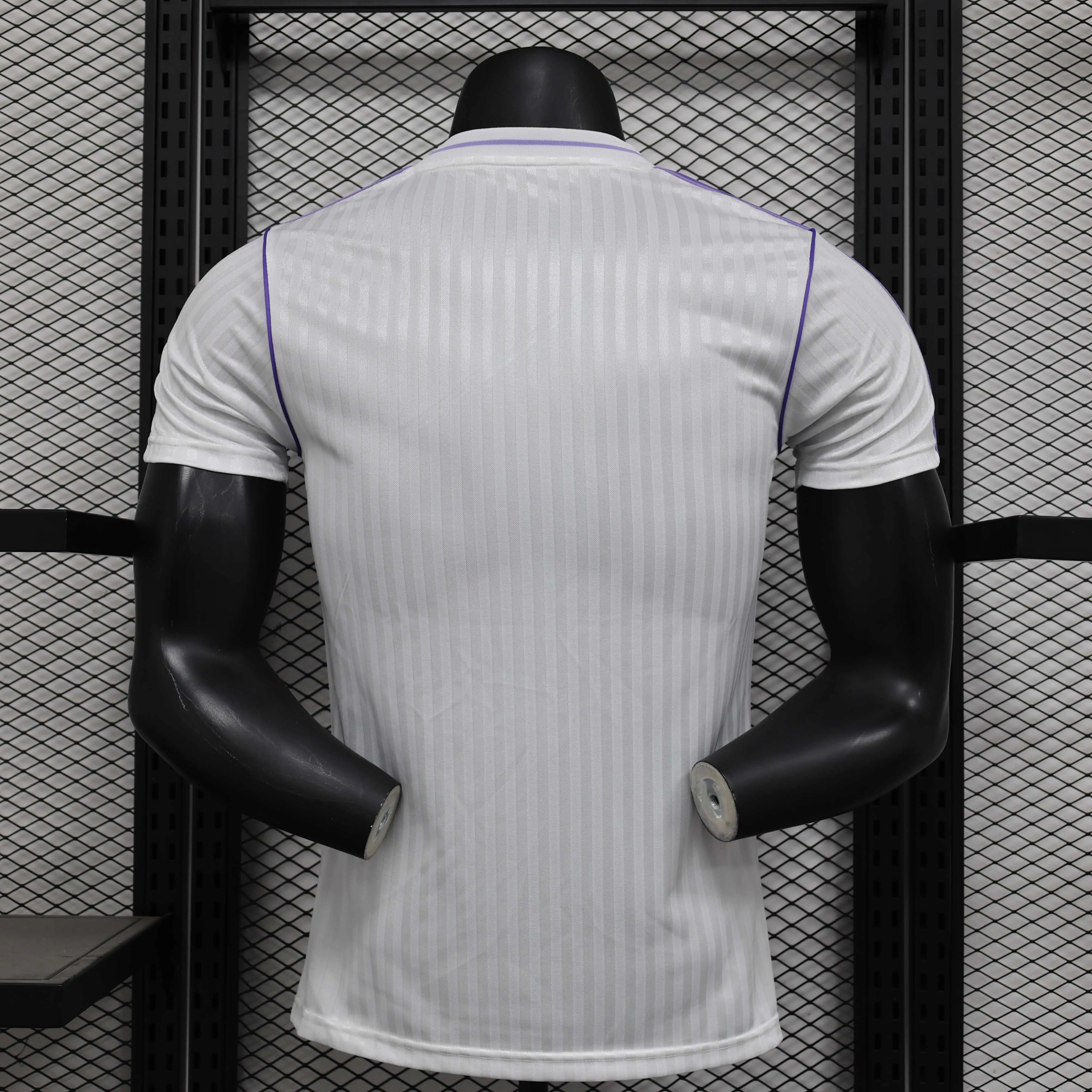 2025/2026 Versión Jugador Edición Especial Real Madrid 06 Camiseta de Fútbol Calidad Tailandesa — Vista 10
