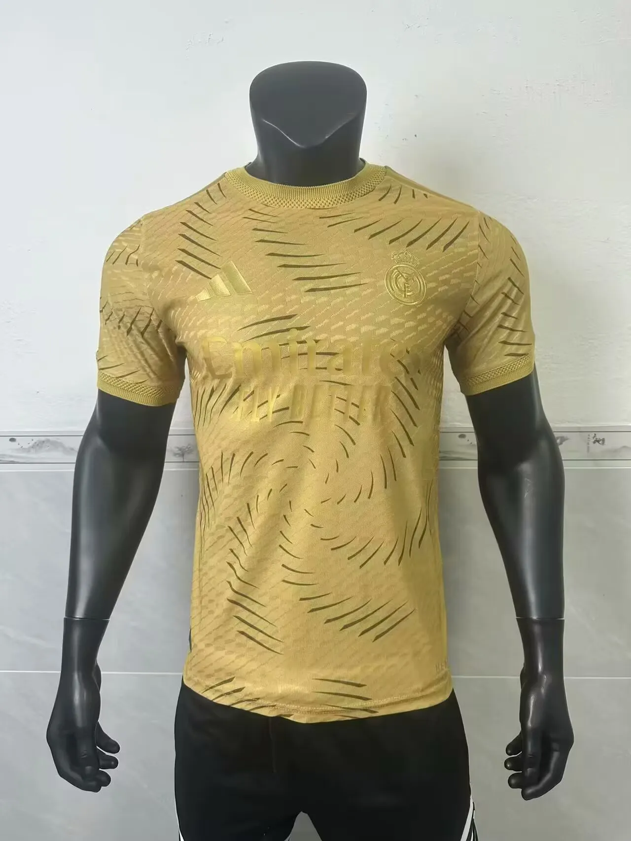 2025/2026 Versión Jugador Real Madrid Edición Especial 08 Camiseta Fútbol Calidad Tailandesa — Vista 3