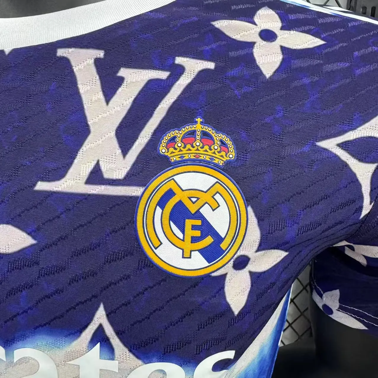 2025/2026 Versión Jugador Real Madrid Edición Especial 37 Camiseta Calidad Tailandesa — Vista 14