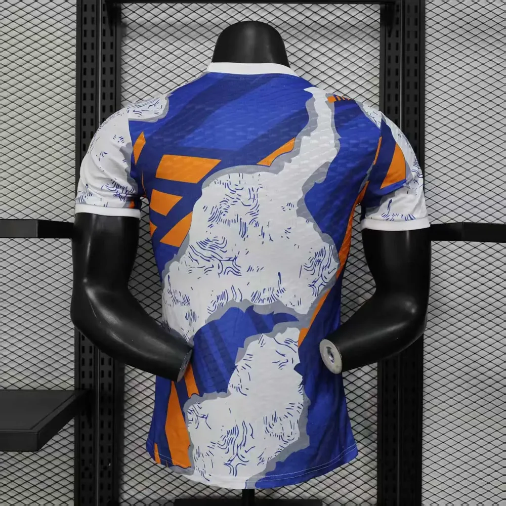 Camiseta de Fútbol Real Madrid 2025/2026 Versión Jugador Edición Especial 25 Calidad Tailandesa — Vista 2