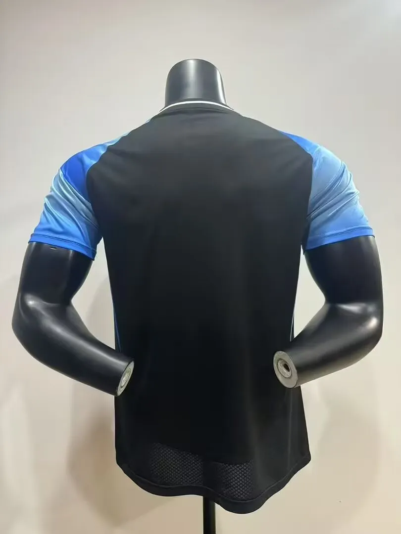2025/2026 Versión Jugador Real Madrid Edición Especial Negra Camiseta Fútbol Calidad Thai — Vista 4