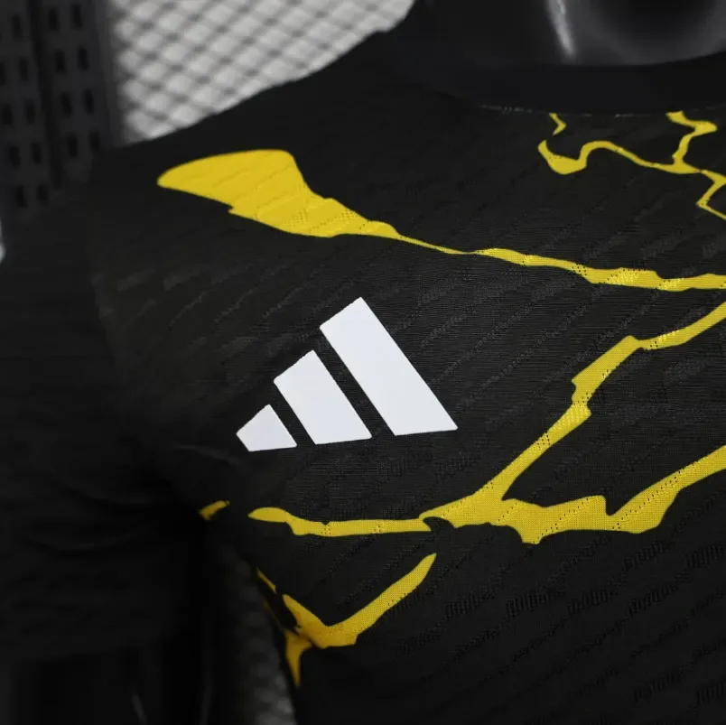 2025/2026 Camiseta de Fútbol Versión Jugador Real Madrid Colaboración Con Marvel 02 Calidad Tailandesa — Vista 4