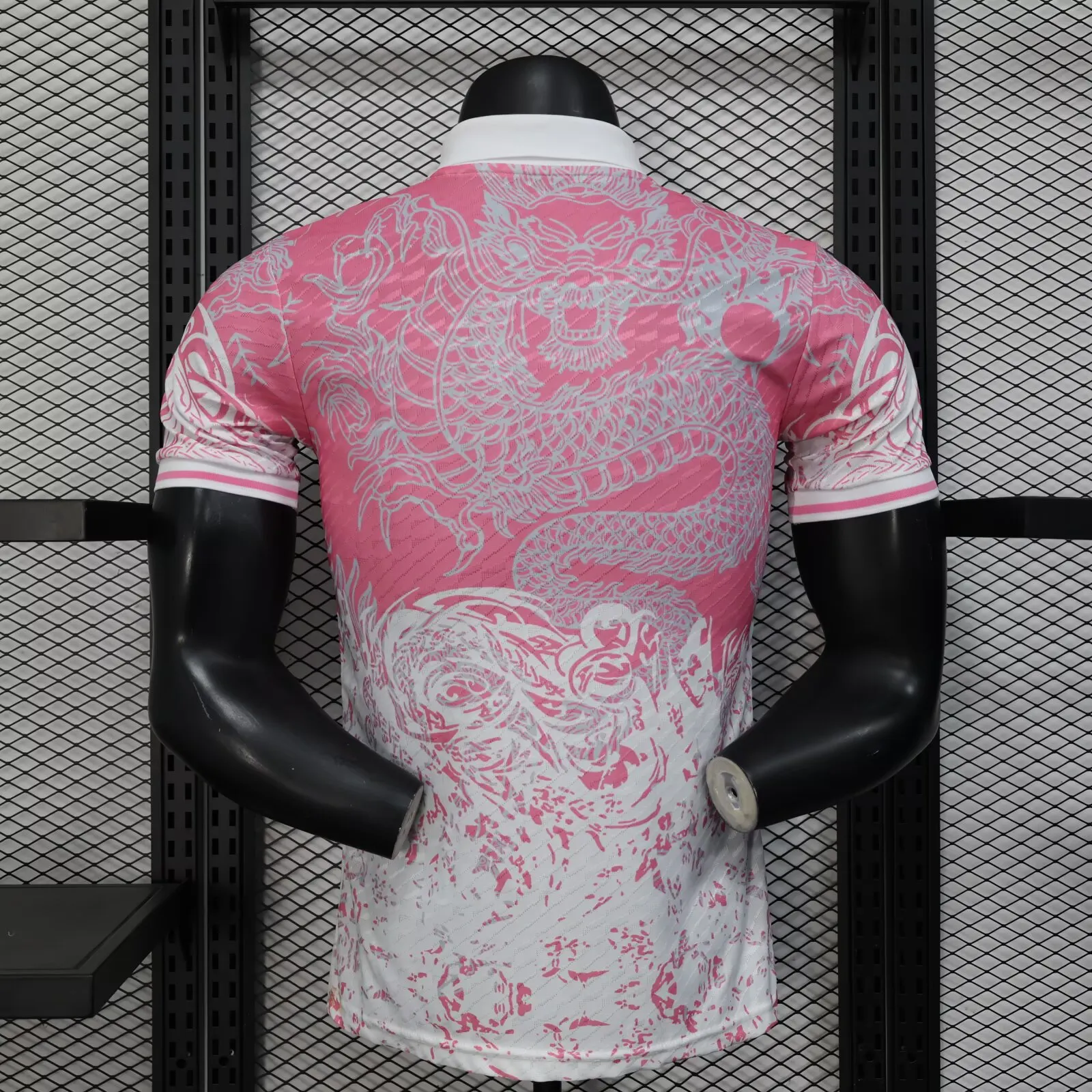 2025/2026 Versión Jugador Real Madrid Edición Especial Rosa Camiseta de Fútbol Calidad Thai — Vista 11