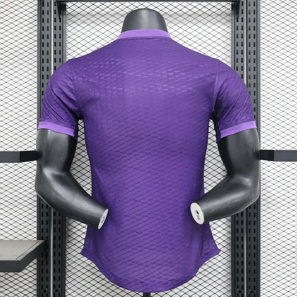 Camiseta de Fútbol Edición Especial Púrpura Y-3 del Real Madrid Versión Jugador 2024/2025 Calidad Tailandesa — Vista 2