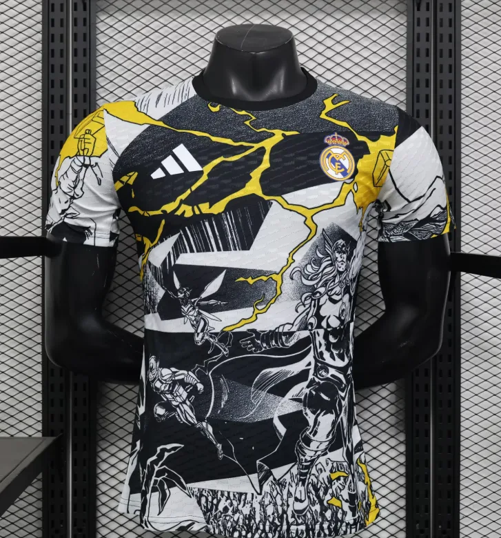 2025/2026 Camiseta de Fútbol Versión Jugador Real Madrid Colaboración Con Marvel Calidad Tailandesa — Vista 1