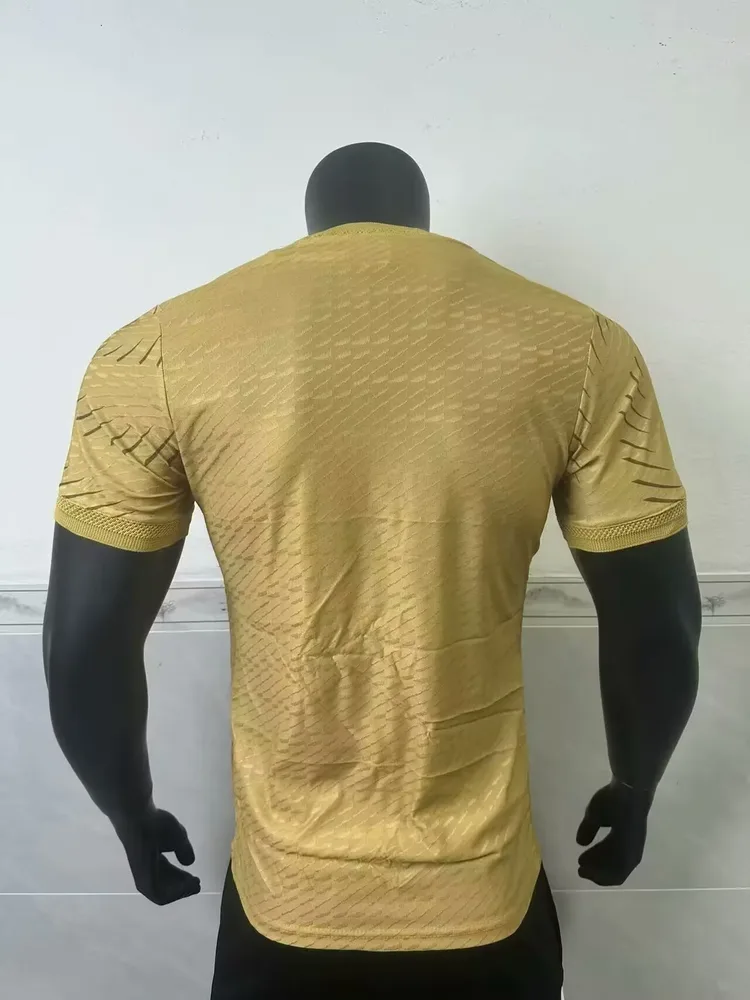 2025/2026 Versión Jugador Real Madrid Edición Especial 08 Camiseta Fútbol Calidad Tailandesa — Vista 2