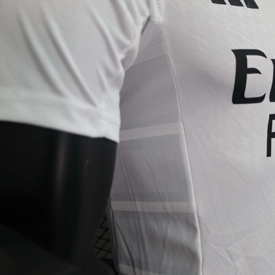 Camiseta de Fútbol Local del Real Madrid Versión Jugador 2024/2025 Calidad Tailandesa — Vista 15
