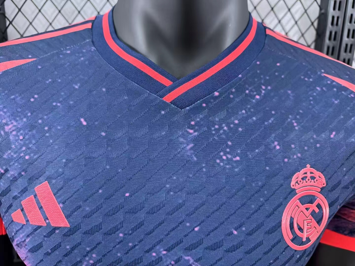 2024/2025 Versión Jugador Real Madrid Edición Especial 10 Camiseta de Fútbol Calidad Tailandesa — Vista 11