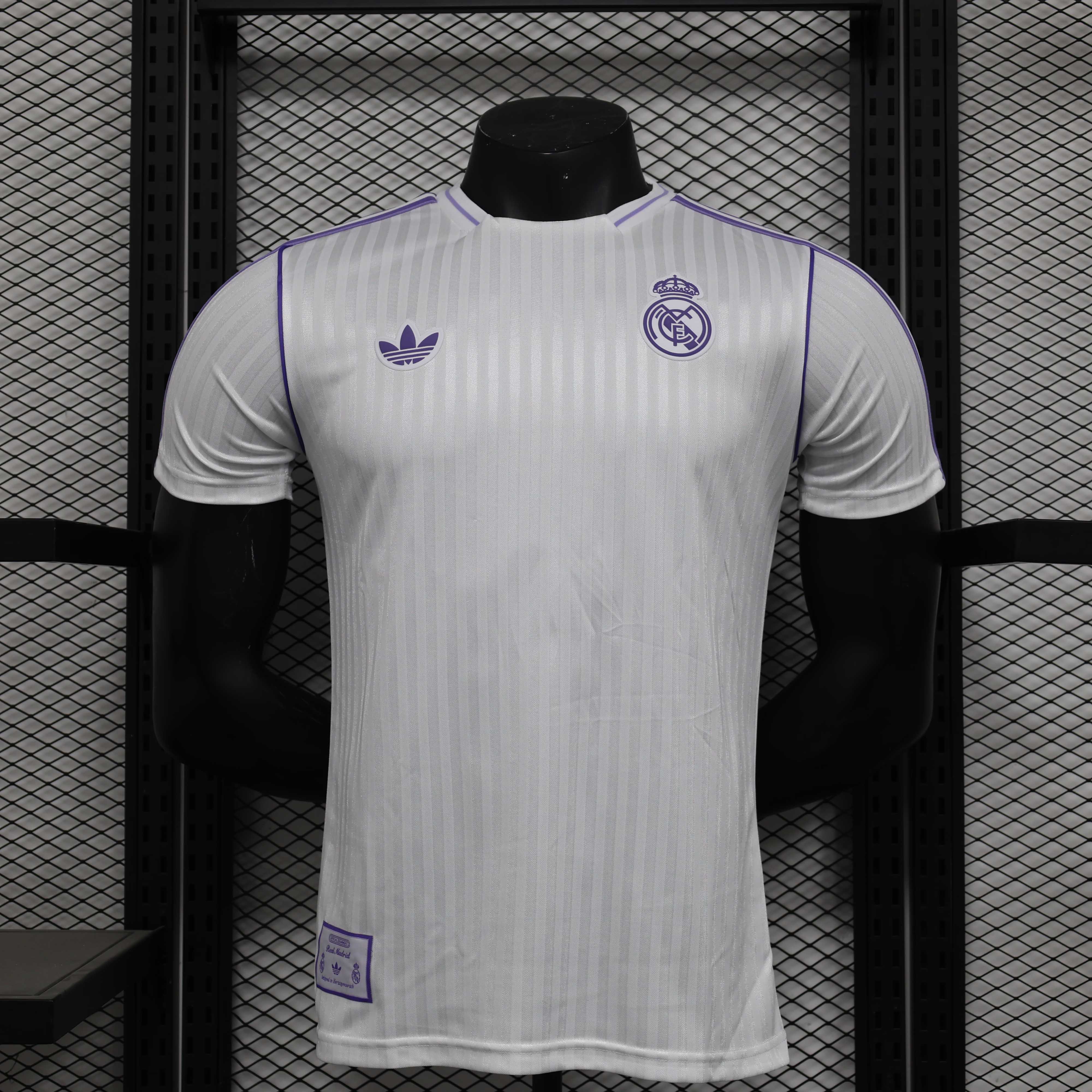 Camiseta de Entrenamiento de Real Madrid 2025/2026 Versión Jugador Fútbol Calidad Tailandesa — Vista 9