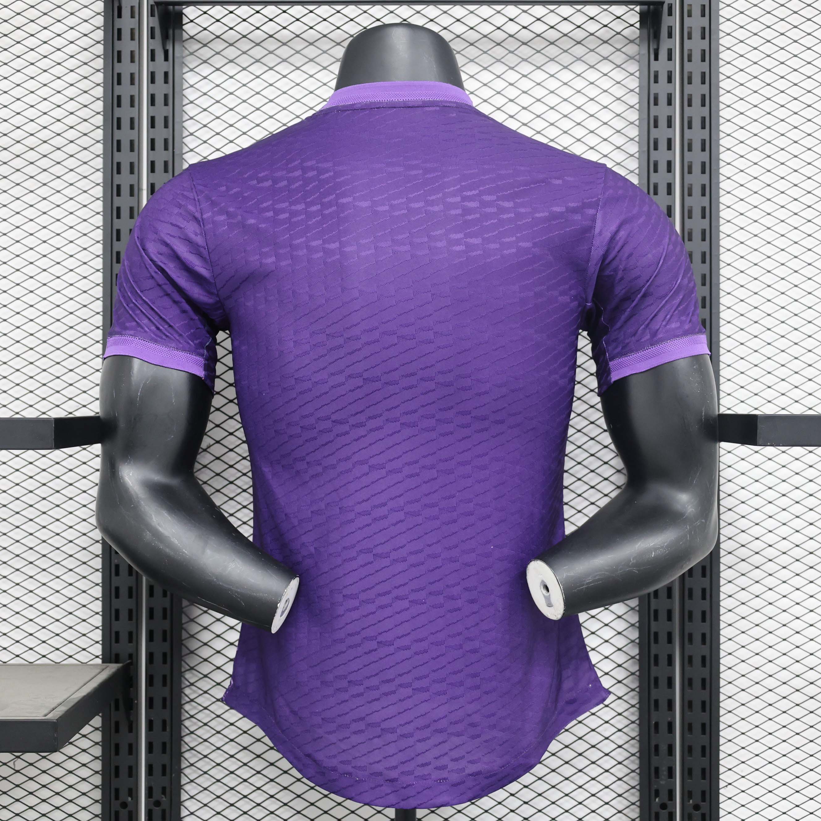 Camiseta de Fútbol Edición Especial Púrpura Y-3 del Real Madrid Versión Jugador 2024/2025 Calidad Tailandesa — Vista 8