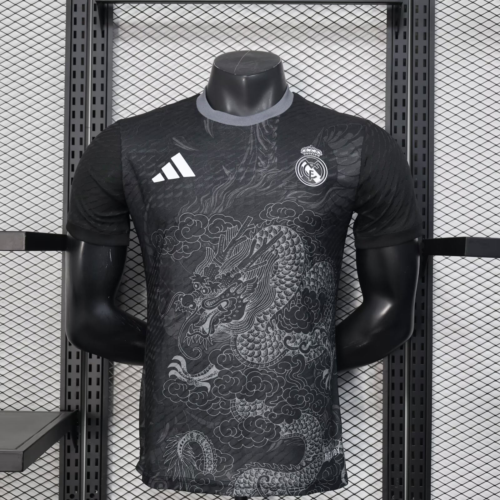 2025/2026 Camiseta de fútbol Real Madrid Edición Especial 32 Versión Jugador Calidad Tailandesa — Vista 10