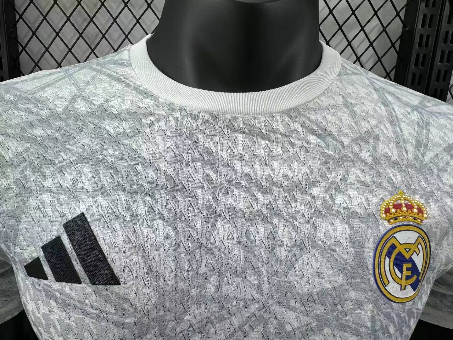 2024/2025 Versión Jugador Real Madrid Edición Especial 08 Camiseta de Fútbol Calidad Tailandesa — Vista 11