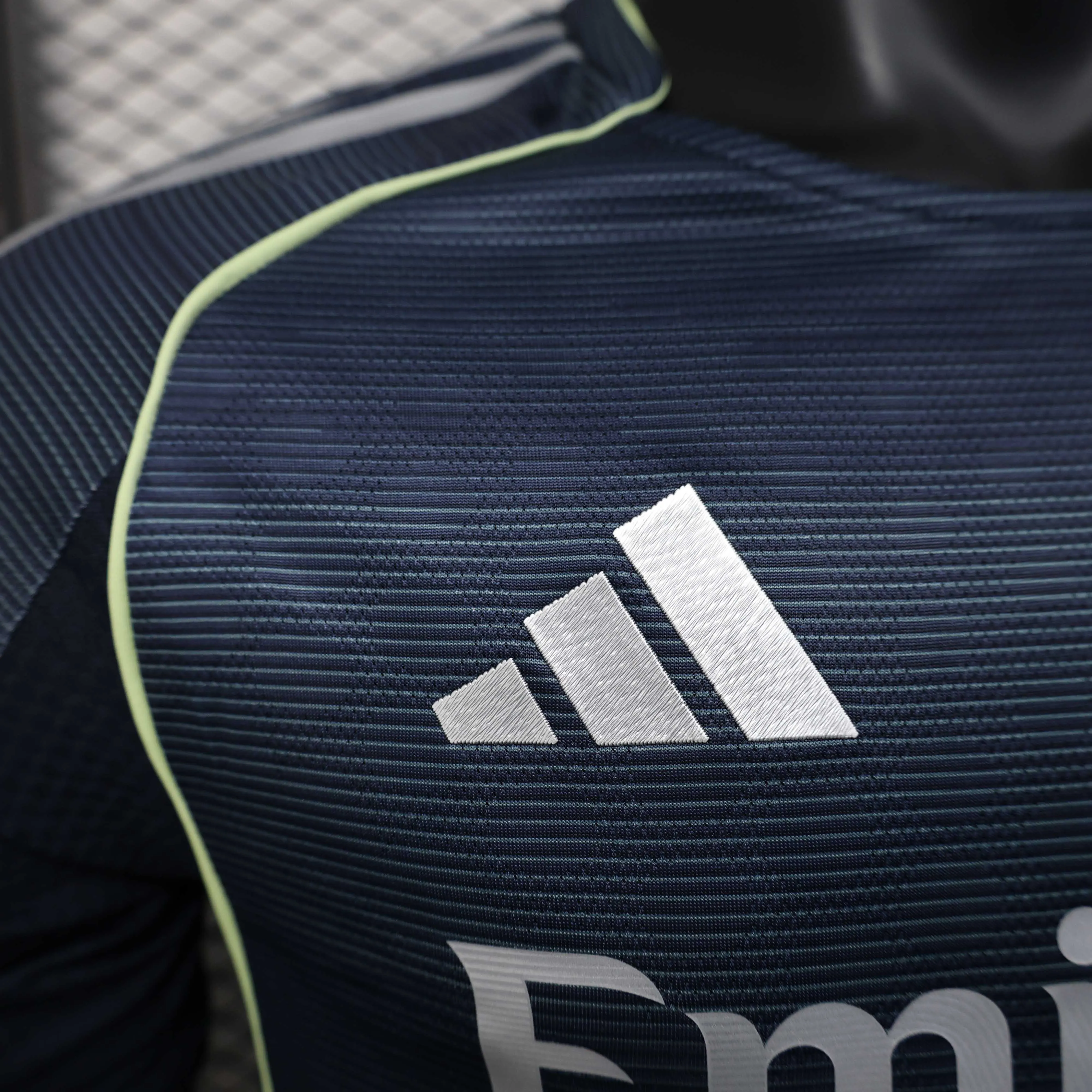 2025/2026 Versión Jugador Real Madrid Camiseta Visitante Calidad Tailandesa — Vista 13